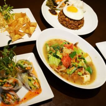 烏布套餐2,400日圓/5道菜，包括沙嗲lilit、pansit、chapchai、nasi goreng