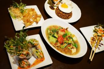 烏布套餐2,400日圓/5道菜，包括沙嗲lilit、pansit、chapchai、nasi goreng