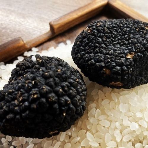Items that bring out the flavor, such as truffles from Umbria, are also imported from overseas♪