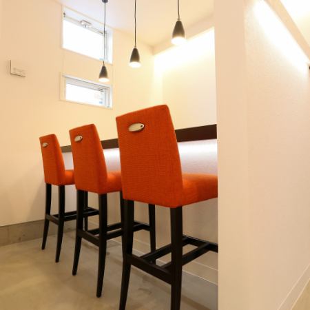 We also have counter seats that you can enjoy with peace of mind.