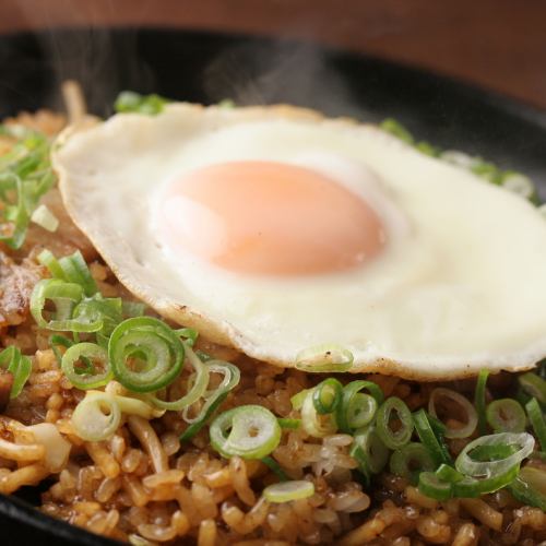 〆にはやっぱりこれ！ごま油香る旨だしラーメン◎