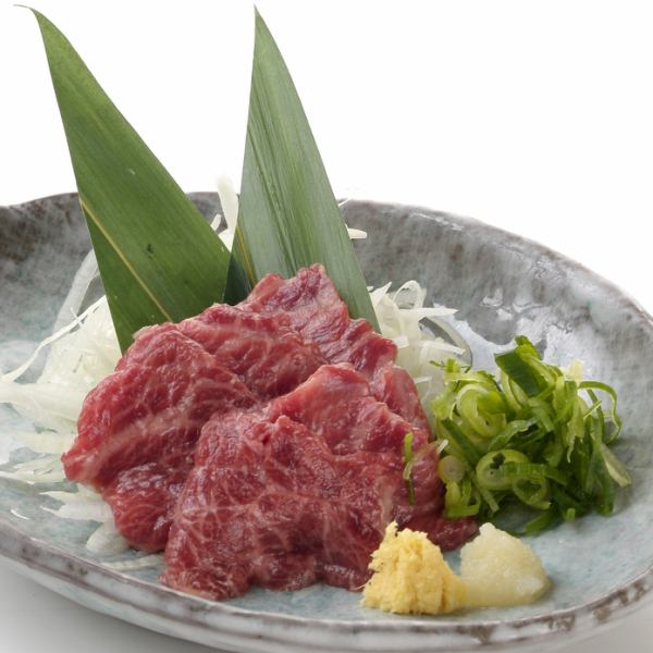 【〆まで楽しめる！】刺身から揚げ物、鉄板料理など豊富なメニューが嬉しい逸品料理