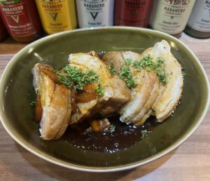 Barley three-layer pork stewed in orange