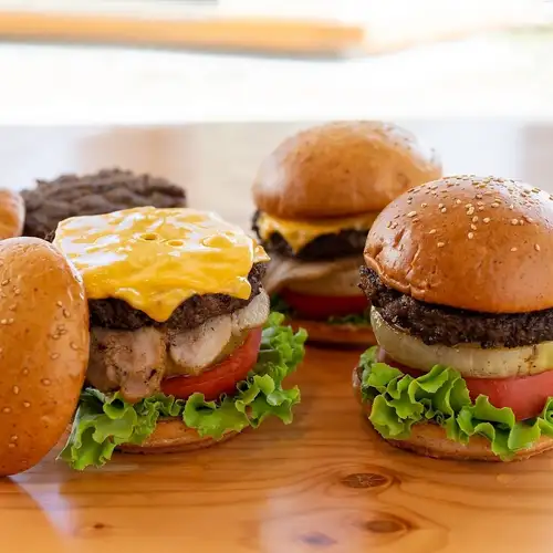 お気軽にご利用いただけるFOOD　HALLのメニュー！