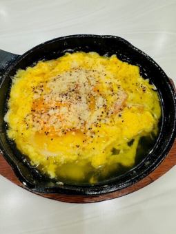 달걀과 베이컨 치즈의 아히조