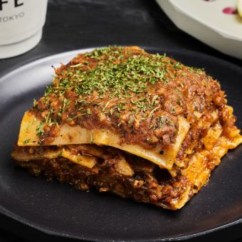 100% vegan gluten-free lasagna + CBD drink set 2,292 yen (tax included)