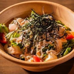 Japanese-style salad with tofu and steamed chicken