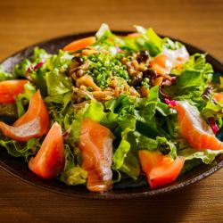 Shinshu salmon and mushroom salad