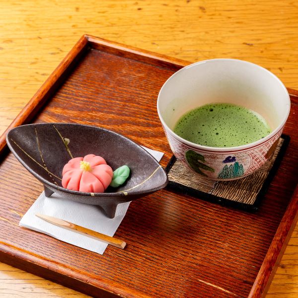 【★冬の人気メニュー★】京都にお越しの際には是非ご賞味あれ♪冬に染みるお菓子付きのお抹茶1200円