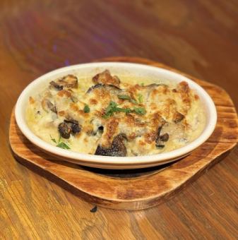 三陸牡蠣とキノコのグラタン