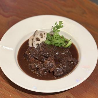 宮城県産仙台牛の赤ワイン煮込み