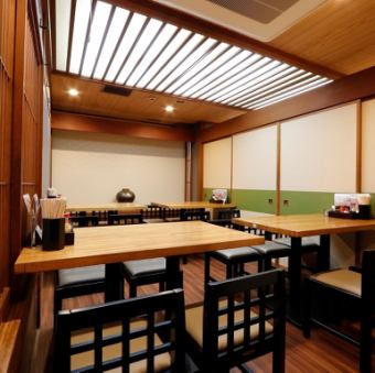 3명~6인용 테이블석 손님의 인원수 구성·용도에 맞추어 그 날 제일 적합한 개인실석을 제공 하겠습니다.