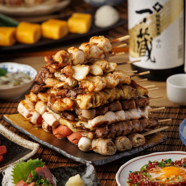 【地鶏×炭火焼き】香ばしさと旨みが広がる極上焼き鳥・串焼きを存分に味わうひととき
