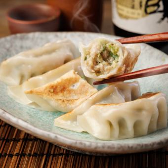 【鳥道手作りの逸品とともに◎2H飲み放題付】鳥道酒場の旬な宴会 -餃子コース- 3,180円<全7品>