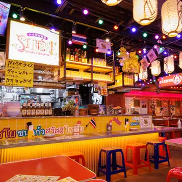 お店を丸ごと貸し切ってのプライベートなご宴会も大歓迎です。周囲の目を気にすることなく、ご参加の皆様だけで思い切り盛り上がる特別な夜をお過ごしいただけます。会社の歓送迎会や大規模な打ち上げなど、大人数でのイベントにぴったり。一体感のある空間で、思い出に残る素晴らしいひとときを演出いたします。