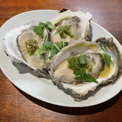 Today's special selection of raw oysters (2 pieces)