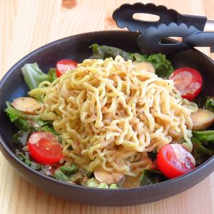 ラーメンサラダ