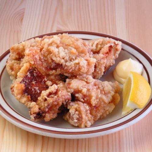 ジューシーな食感と濃い目の味付けがお酒との相性抜群!【北海道名物自家製ザンギ】