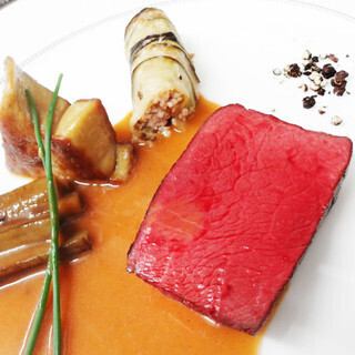 Lunch course B 前菜2品、お魚、お肉が楽しめるコース 全15品