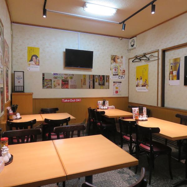 There is a semi-private room in the back of the store that can accommodate up to 25 people.It can accommodate from 12 people, so it is ideal for small and medium-sized banquets! It makes a lot of noise only with relatives! It is a space where even families can relax with peace of mind.Please feel free to contact us for charter.