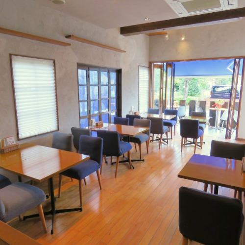 4名様用テーブル席です。