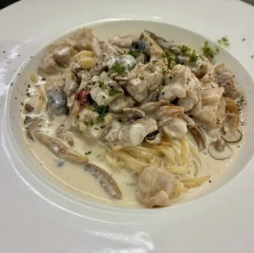 鸡肉配蘑菇奶油酱