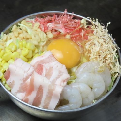 【名物お好み焼き】具沢山で食べ応え抜群◎「こなホル Mix 玉」