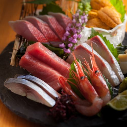 Today's carefully selected sashimi platter