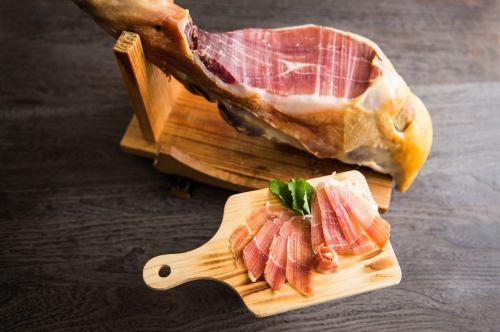 生ハム　ハモンセラーノ