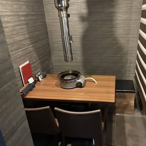 벽이나 파티션으로 구분된 프라이빗감이 있는 좌석입니다.주위를 신경쓰지 않고 식사나 대화를 즐기고 싶은 분에게 딱.(※인기의 좌석 때문에, 빨리 예약을 추천합니다)