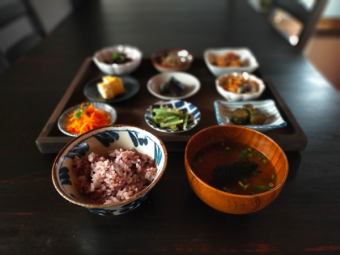 九つ小鉢