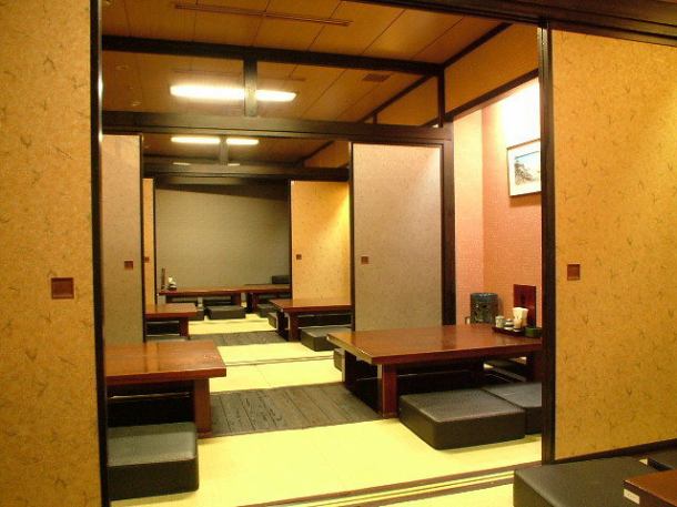 There are also completely private room seats according to the number of people.You can relax and relax at your feet.