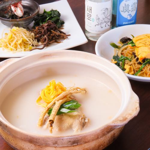 体が温まる健康に良い薬膳スープが人気です。