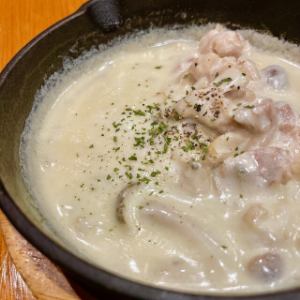 鶏肉とキノコのゴルゴンゾーラクリーム煮