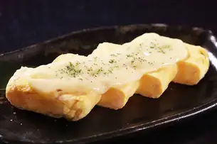 自家製出し巻きたまご(プレーン・チーズ・明太マヨ・おろしポン酢)