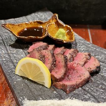 Japanese black beef lean meat (lamps, ichibo, fillets, etc.) Tataki