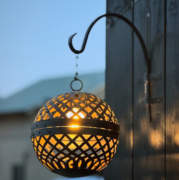 隠れ家的なお店。