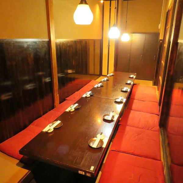 We have a completely private room that can seat up to 16 people! We have a sunken kotatsu table where you can relax and relax, and we also have an air curtain at the entrance of the tatami room, so you won't have to worry about smells! Even a small number of people can use the spacious room, so it's a girls' night out. Please use it with your friends! Also suitable for gatherings of smokers♪