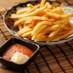 山盛りポテトフライ