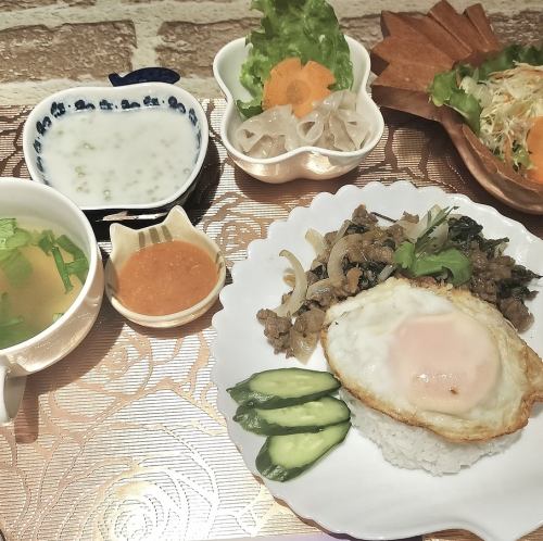 ガパオライスランチセット