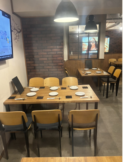 Groups are welcome! Please feel free to contact us for private reservations.