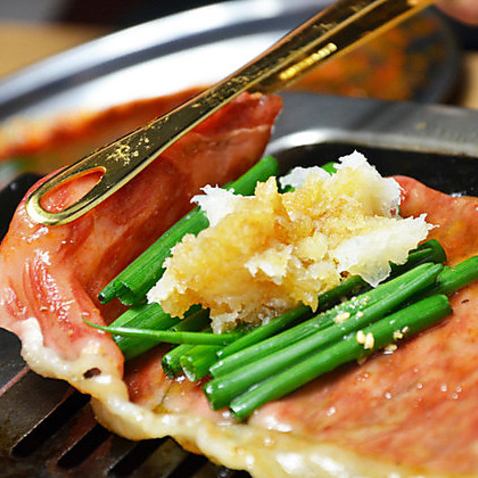 色々なお料理を食べたい貴方に量も値段も半分でご提供！