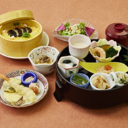 Seasonal Yawaragi Bento with Tempura 2,420 yen (tax included)