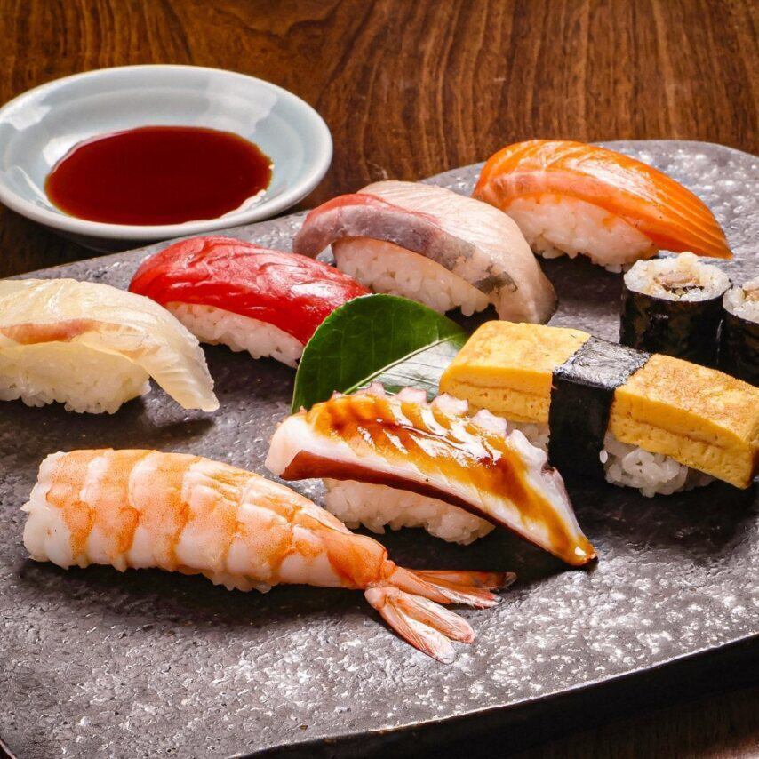 仕入れからこだわった鮮魚と季節の素材を生かした料理をご提供