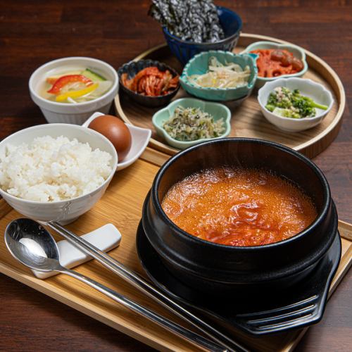 スンドゥブチゲ定食（ピリッと辛口）