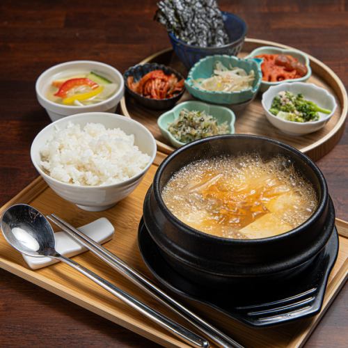 テンジャンチゲ定食（韓国産味噌を使用）