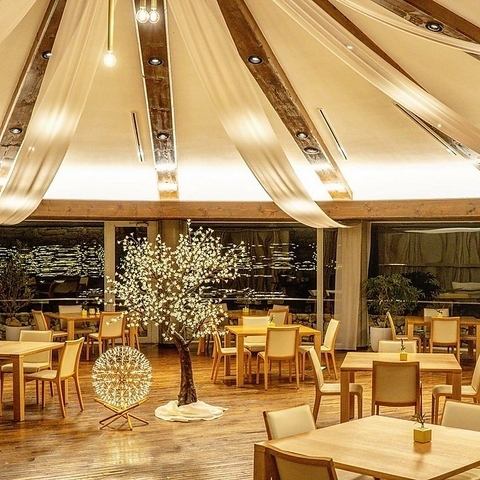 夜のレストランもおロマンティックです☆