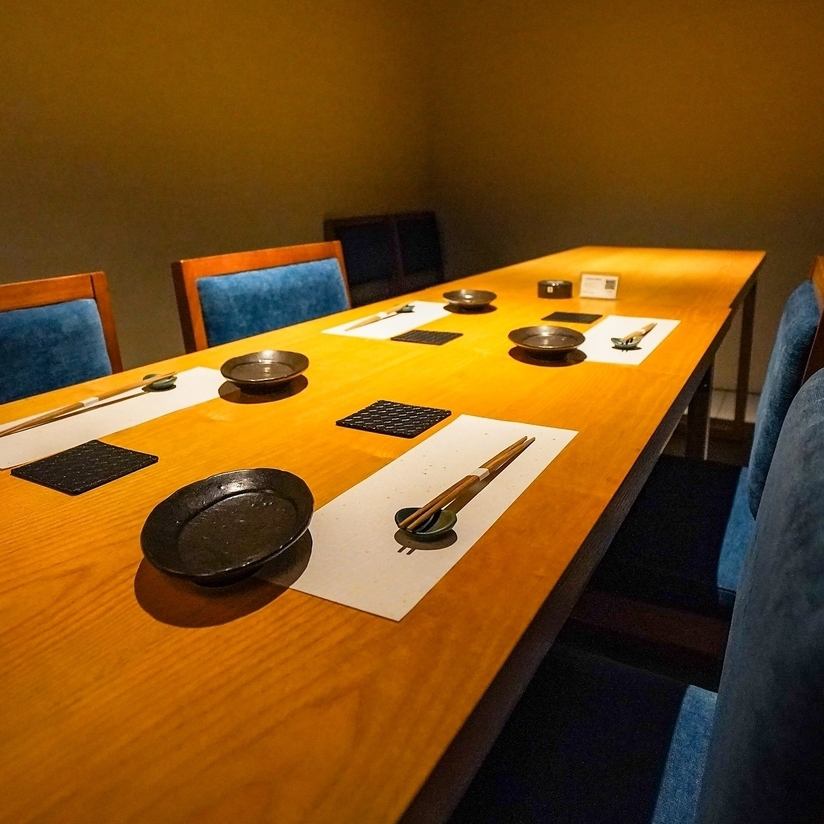 We can accommodate spacious private rooms for 5 to 10 people.We also have semi-private rooms.