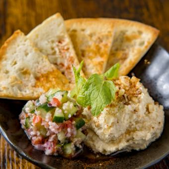 自家製フムスとピタパン