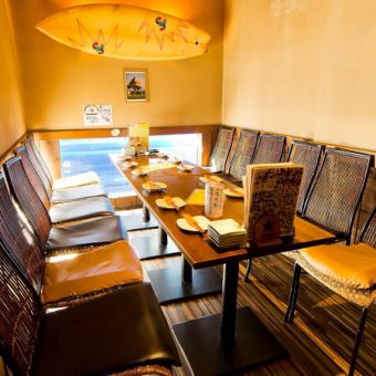 The table private room can accommodate up to 8 people.There is also a sunken kotatsu, so you can choose a seat according to the scene.